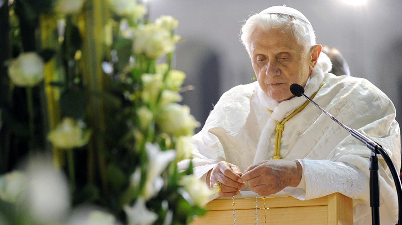 Председатель ОВЦС направил почетному Папе Римскому Бенедикту XVI поздравление с 95-летием